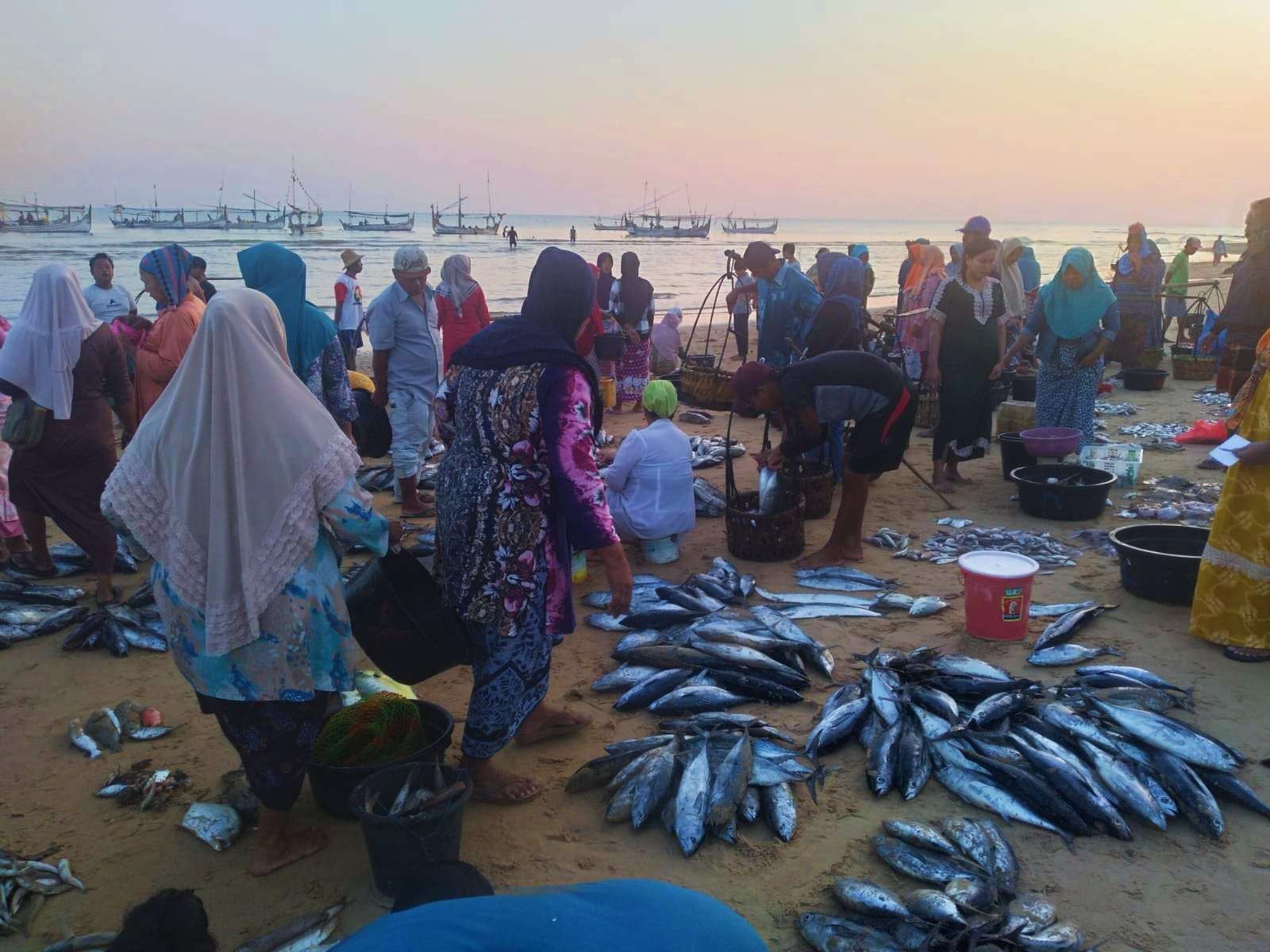 Pesisir & Pasar Ikan Ambunten Timur